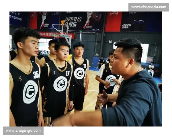 青岛与辽宁激战正酣 两队赛场争锋 谁将笑傲全场胜利